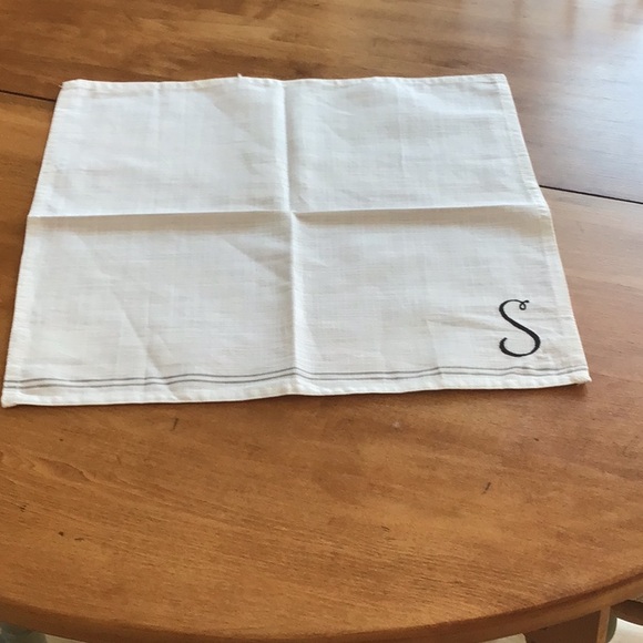 Monogram Napkins NWOT - Picture 5 of 5